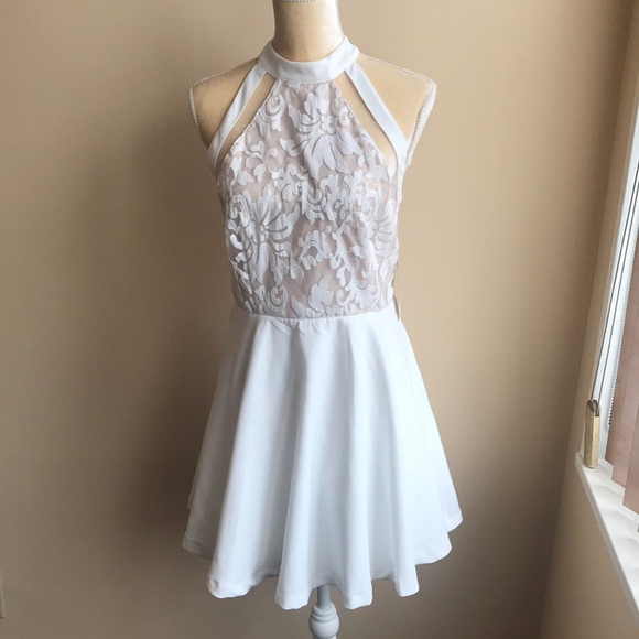 Tobi Dresses & Skirts - Tobi off white formal dress Sz L